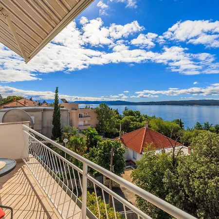 Apartment Mit Meerblick- 100m Vom Entfernt By Interhome *