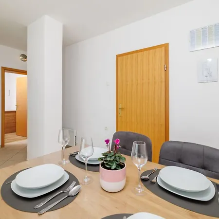Mit Meerblick- 100m Vom Entfernt By Interhome * Dramalj